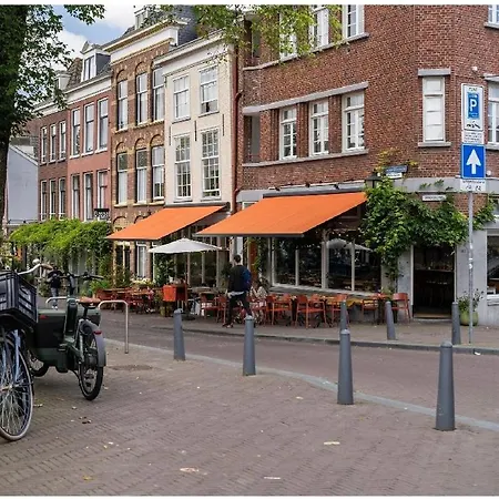 Cute House In The Centre With Terrace Apartment
